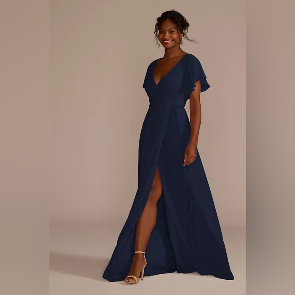David’s Bridal Flutter Sleeve Georgette Wrap Dress
STYLE# F20039 MARINE
Size 6
